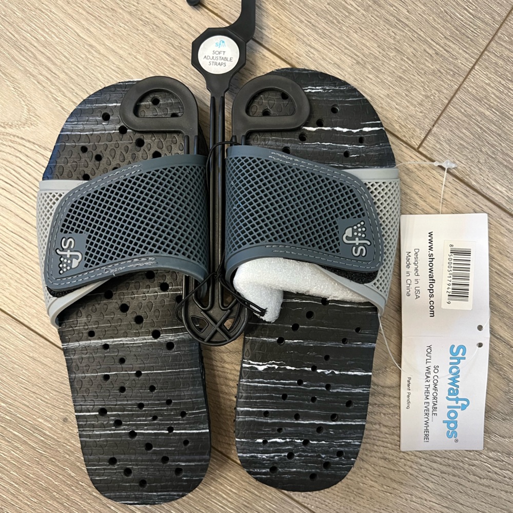 NWT Showaflops Slide Sandals
